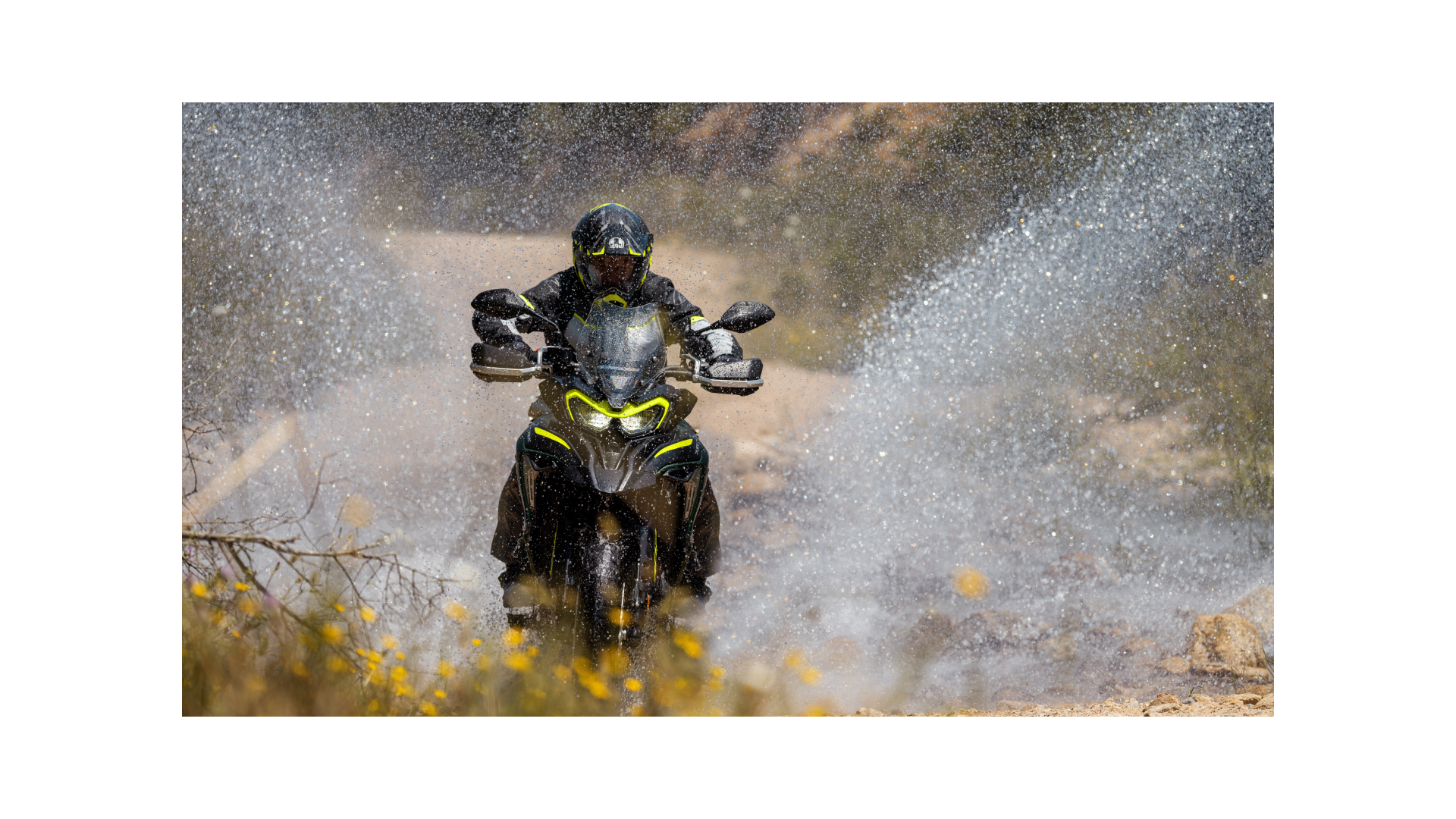 TRX-550Xキャノピー TRK 702 X | Benelli