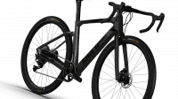 Gris oscuro negro