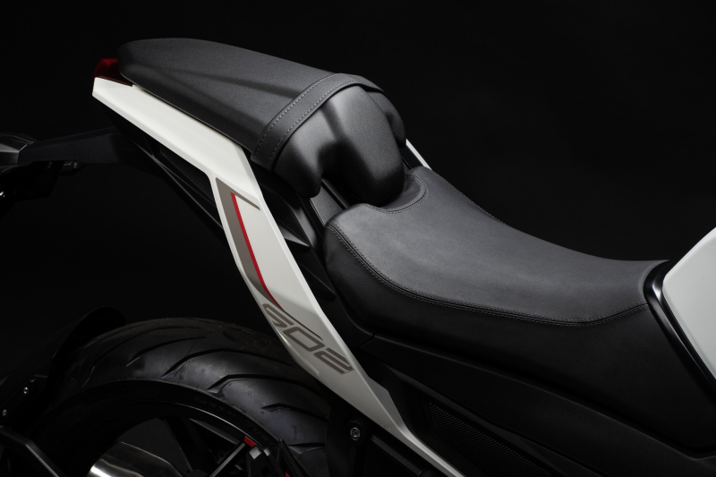 Morbidelli M502N sa dubla imagine oficiala